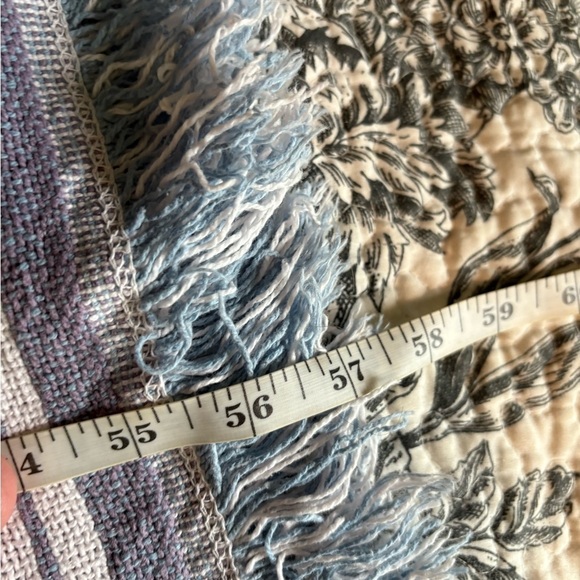 Vintage Tapestry Elegant Floral Patterned Blanket - Cream and Purple - Picture 7 of 7